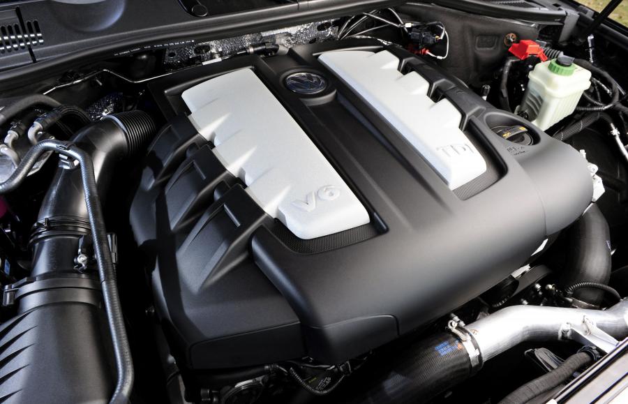  Volkswagen Touareg V6 TDi 2010 года  (UK) (фото 2 из 35)